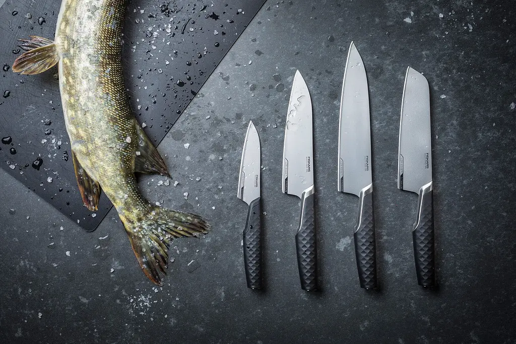 Ніж Сантоку Fiskars Titanium 1027295 - фото 4