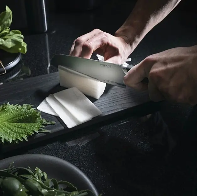 Ніж Fiskars Taiten Santoku 16 см (1066831) - фото 6