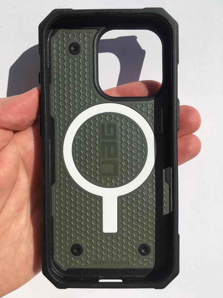 Чохол протиударний UAG Pathfinder MagSafe (Original) для iPhone 16 Pro (6.3") Olive 114468117272 - фото 6