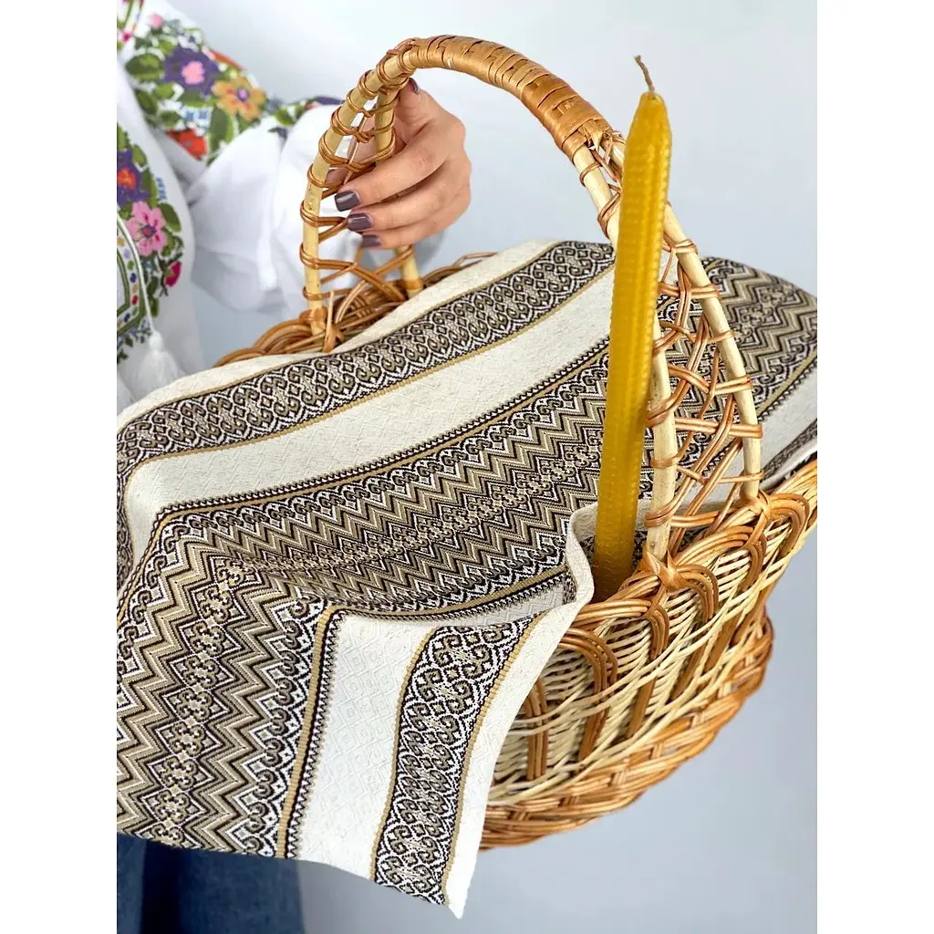  Комплект Пасхальная корзина Галичина с льняным полотенцем 70х30 см Рандеву коричневое и свеча - фото 2