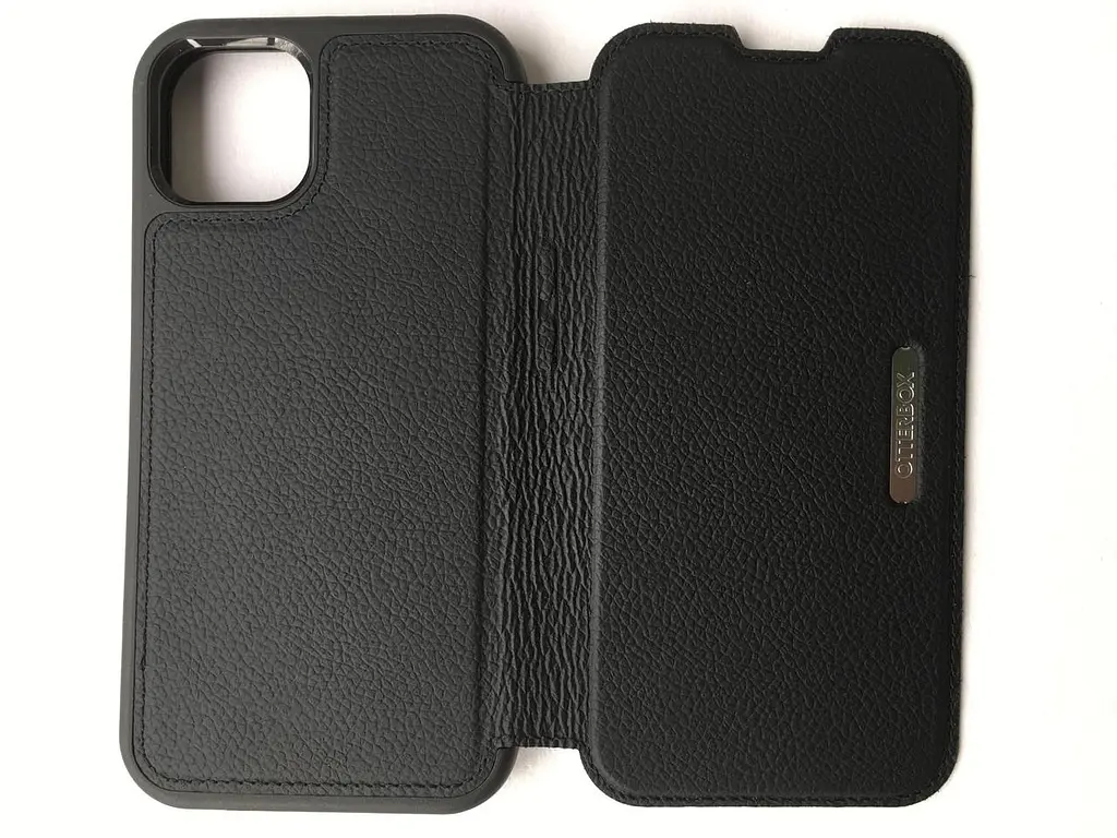 Оригінальний шкіряний чохол-книжка OtterBox Strada Series 77-85798 для iPhone 13/14 (6.1") Black - фото 3