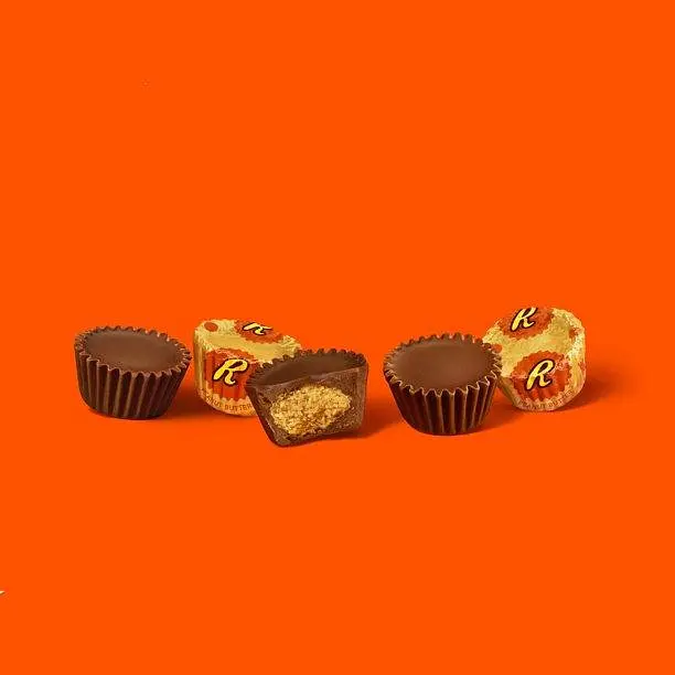 Шоколад Reese's Miniatures Cups Family size 498g - фото 2