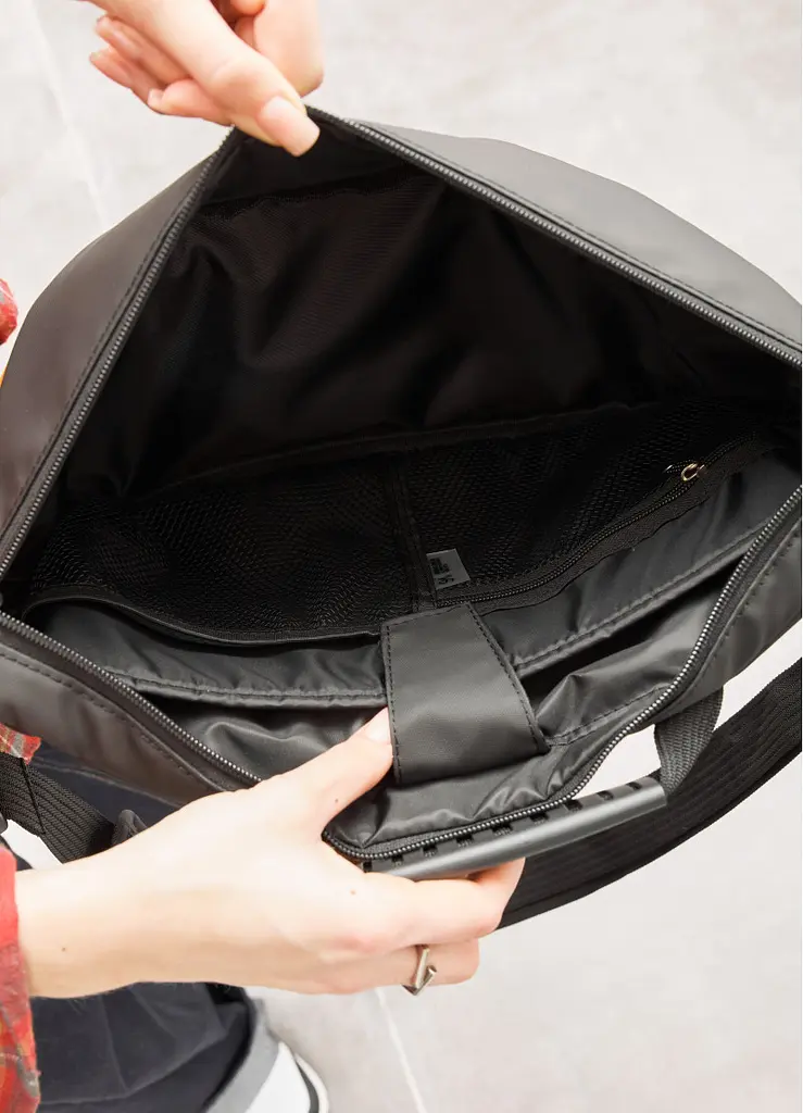 Жіноча cумка-бананка під ноутбук Sambag Urban Laptop чорно-помаранчева 46 × 26 см (51411129) - фото 8