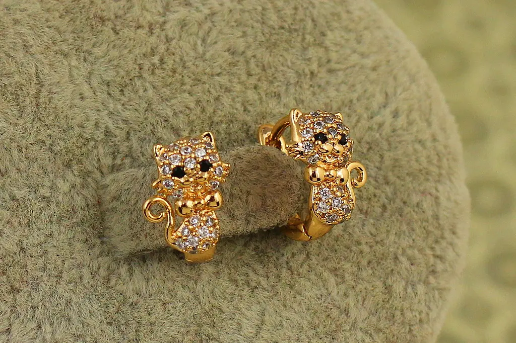 Сережки дитячі Xuping Jewelry кошенята з метеликом золотисті - фото 2