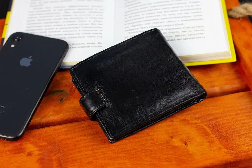 Чоловіче портмоне з натуральної шкіри ST Leather В104 чорне 9,5 см - фото 8