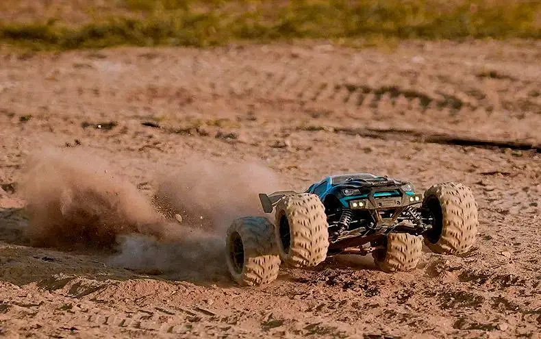 Машинка на радіокеруванні JJRC Q117A Pro High-Speed SUV Car Green [102367] - фото 4