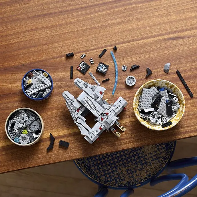 Конструктор LEGO Star Wars Тысячелетний сокол 921 деталь (75375) - фото 5