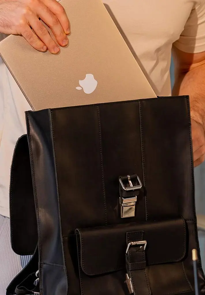 Шкіряний рюкзак Brit чорний Crazy Horse - фото 11