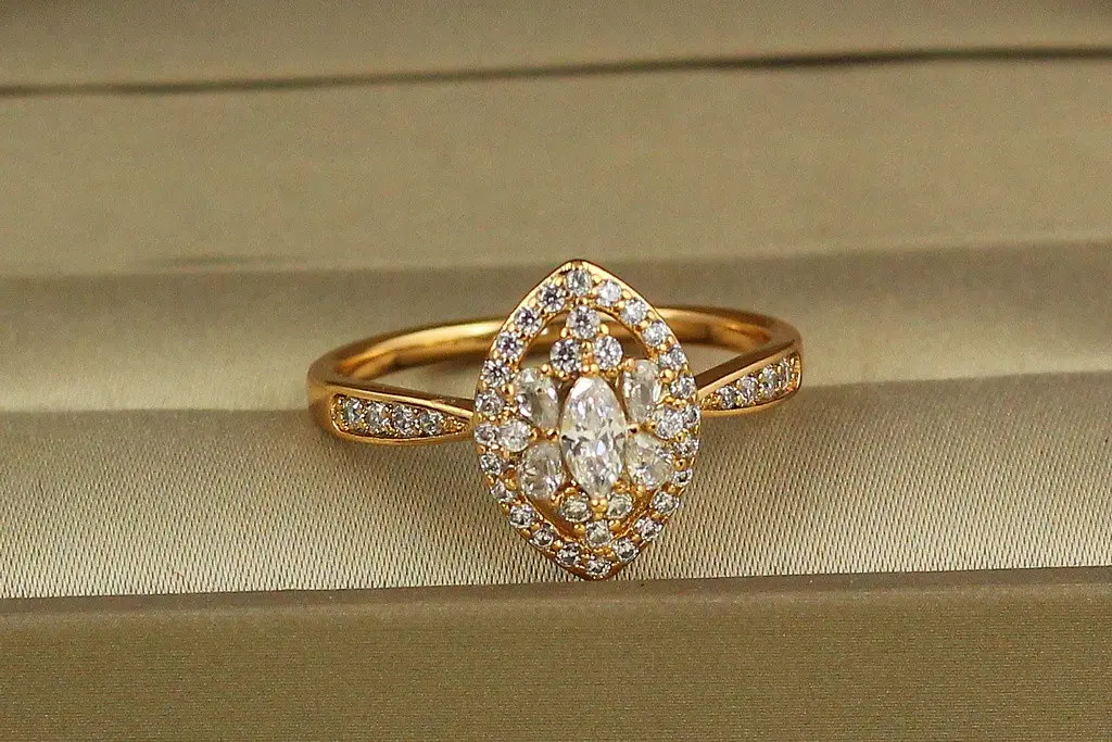 Кільце Xuping Jewelry Обладунок р 20 золотисте