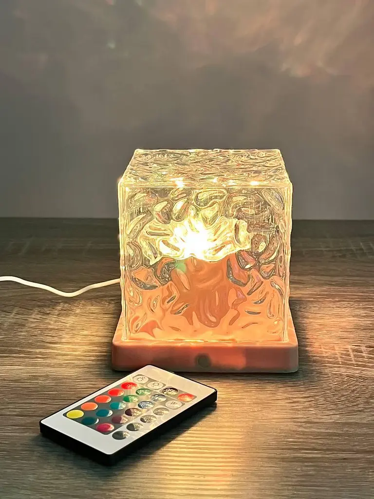 RGB LED нічник Dynamic Water Pattern Light з ефектом води, пультом ДК і USB живленням декоративна настільна лампа - фото 2
