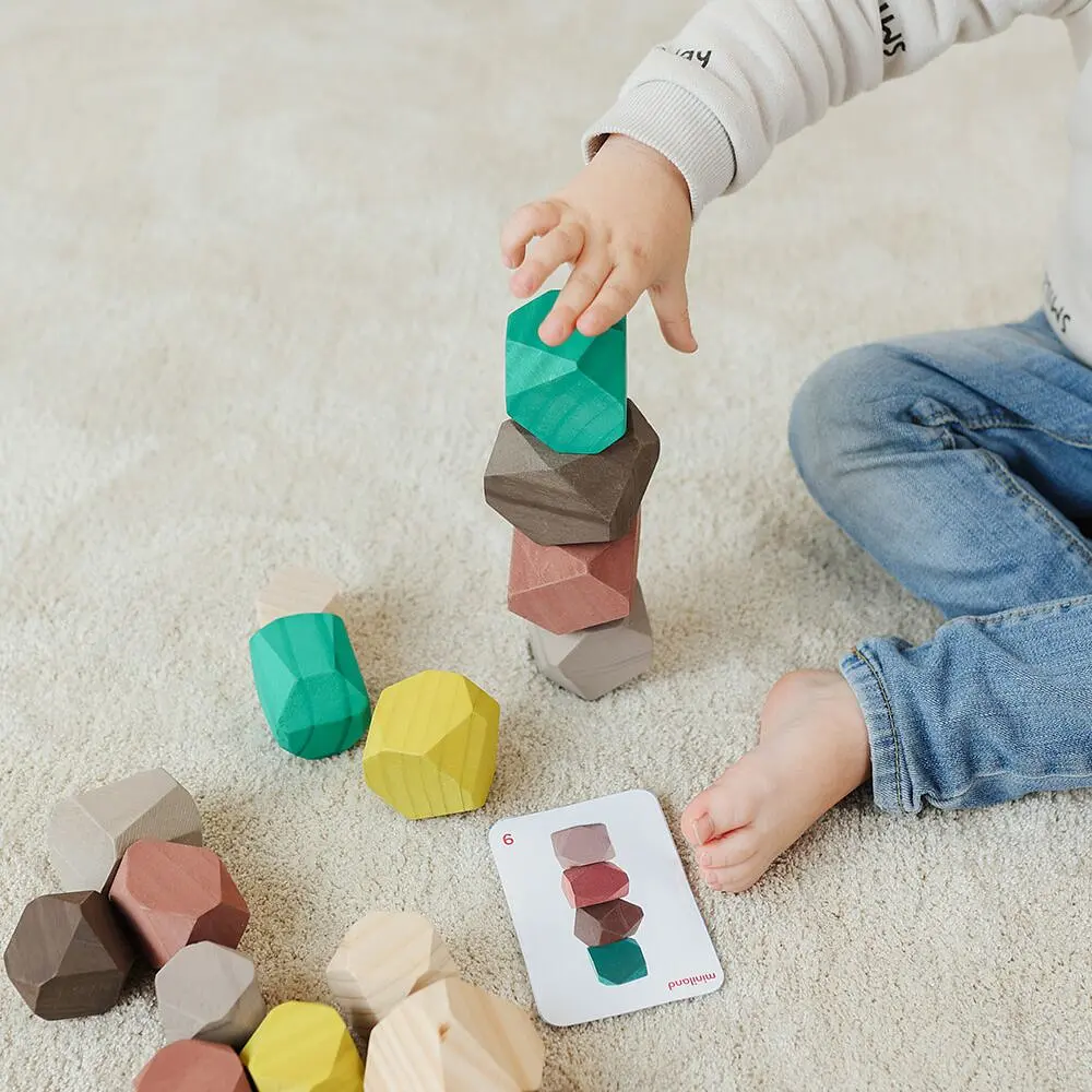 Гра-балансир Miniland Towering Wood Stones Дерев'яні камінці 18 шт. (94052) - фото 4