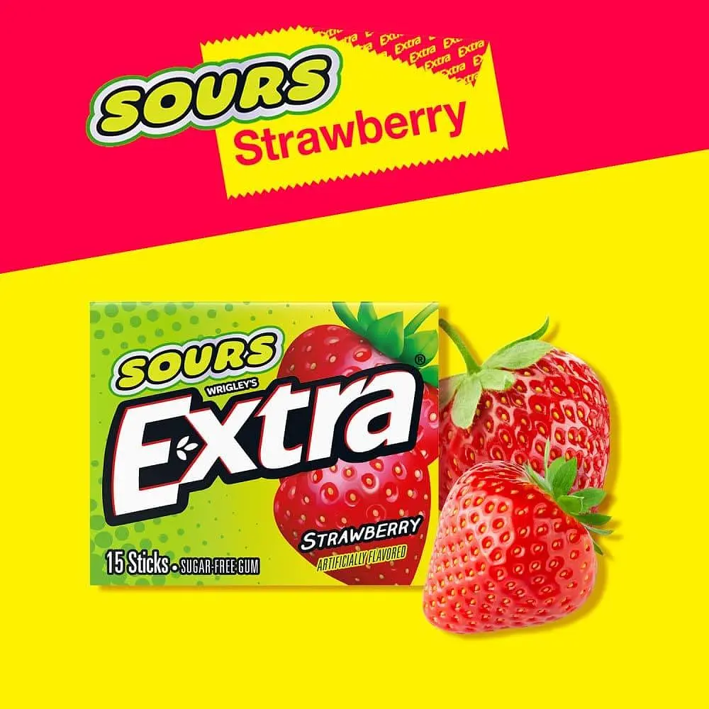 Жувальна гумка Extra Sours Strawberry Sugar Free Chewing Gum 15 стіків - фото 3