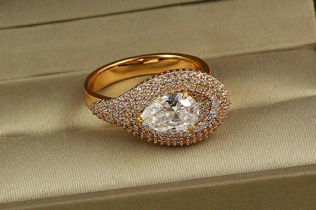 Кільце Xuping Jewelry Павич р 20 золотисте