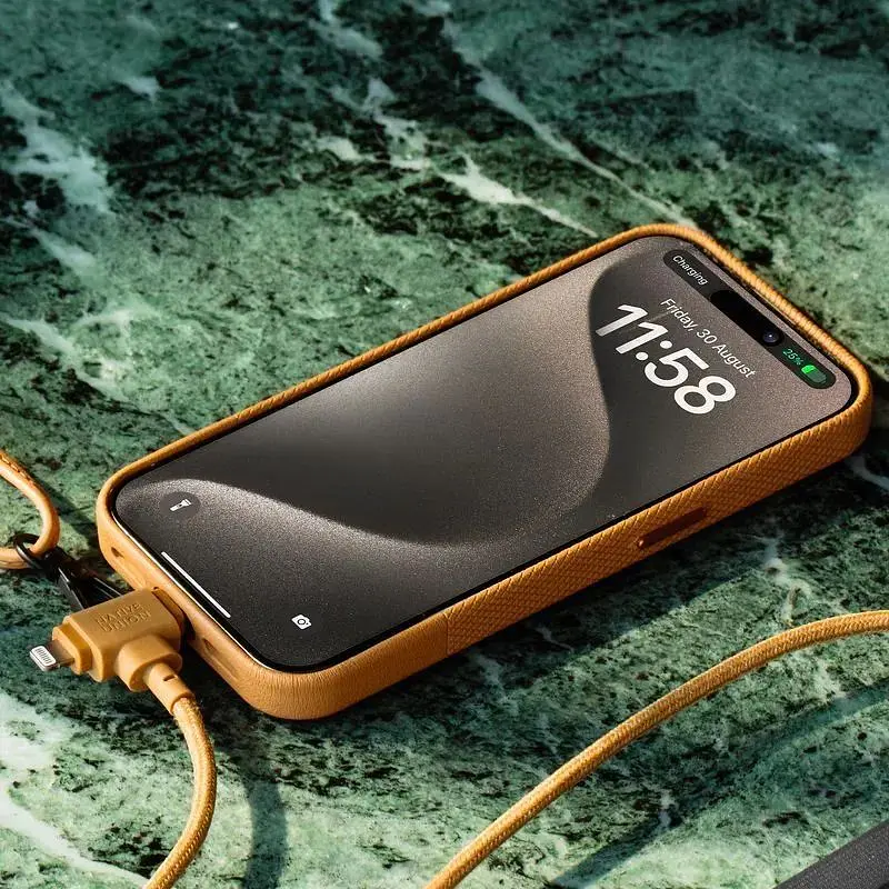 Чохол-накладка Native Union (RE) Classic Case Kraft для iPhone 16 Pro (RECLA-KFT-NP24P) - фото 3