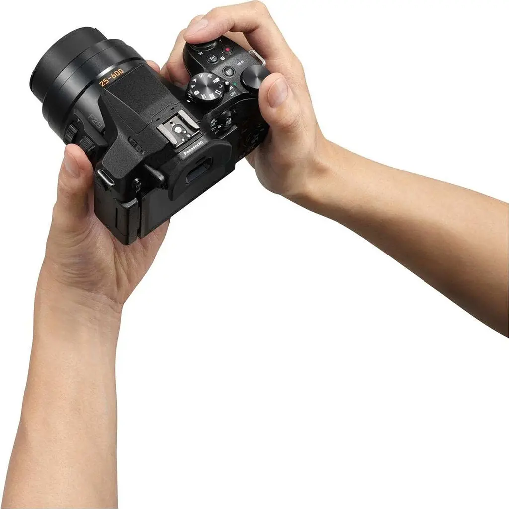 Компактный фотоаппарат Panasonic Lumix DMC-FZ300 - фото 11