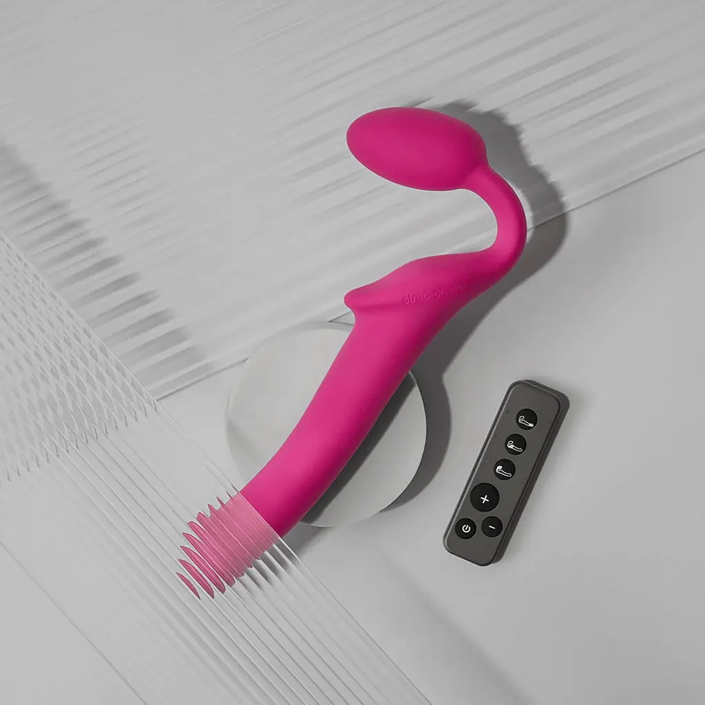 Безремінний страпон з вібрацією Strap-On-Me Vibrating Fuchsia M - фото 3