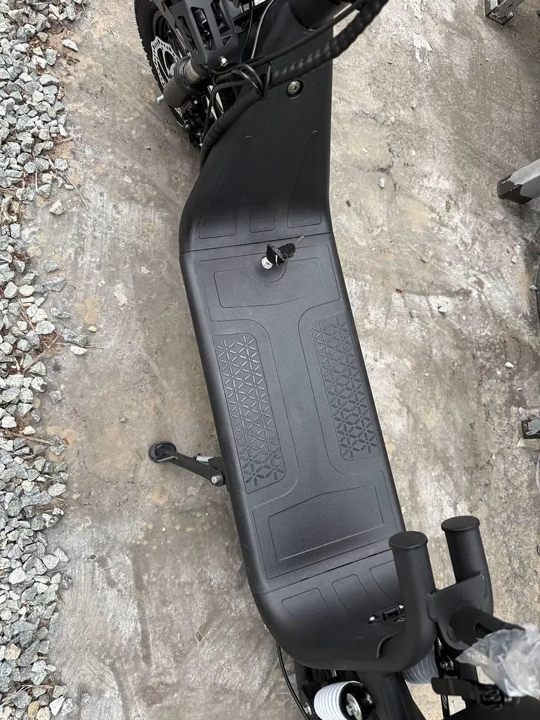 Электросамокат с сиденьем 14 дюймов GIANT ZEN U12 MAX (800W, 48V, 15Ah) с кофром-багажником Черный - фото 6