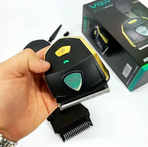 Чоловічий акумуляторний тример VGR V-910 з 9 насадками дисплеєм машинка для стрижки IPX7 10 Вт - фото 2