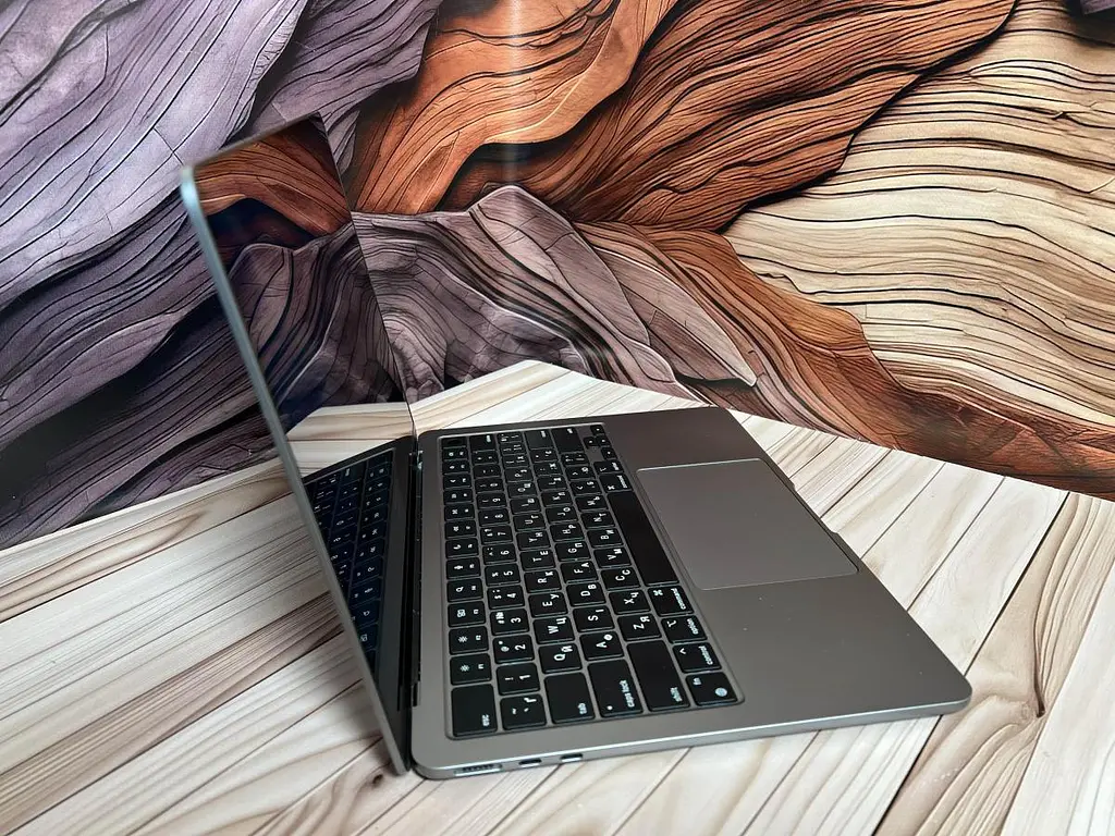 Ноутбук Apple MacBook Air 13.6" 2022 M2/24/512 (L3969K2D0Y) Б/в - фото 4