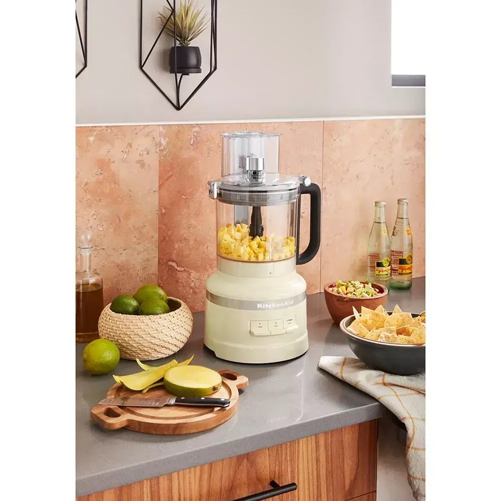 Кухонний комбайн KitchenAid 3,1 л 5KFP1319EAC кремовий - фото 3