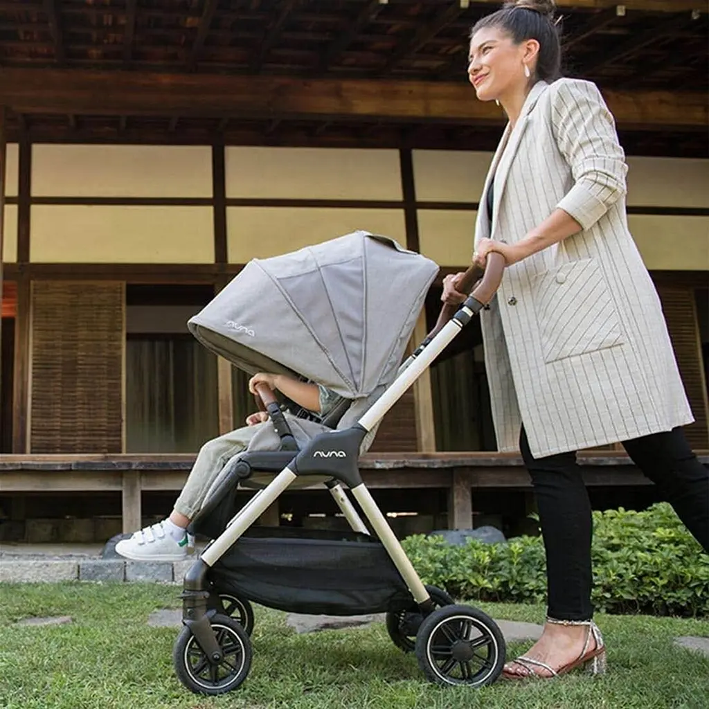 Прогулочная коляска Nuna Triv Ebony, черная (ST12006EBNG) - фото 8