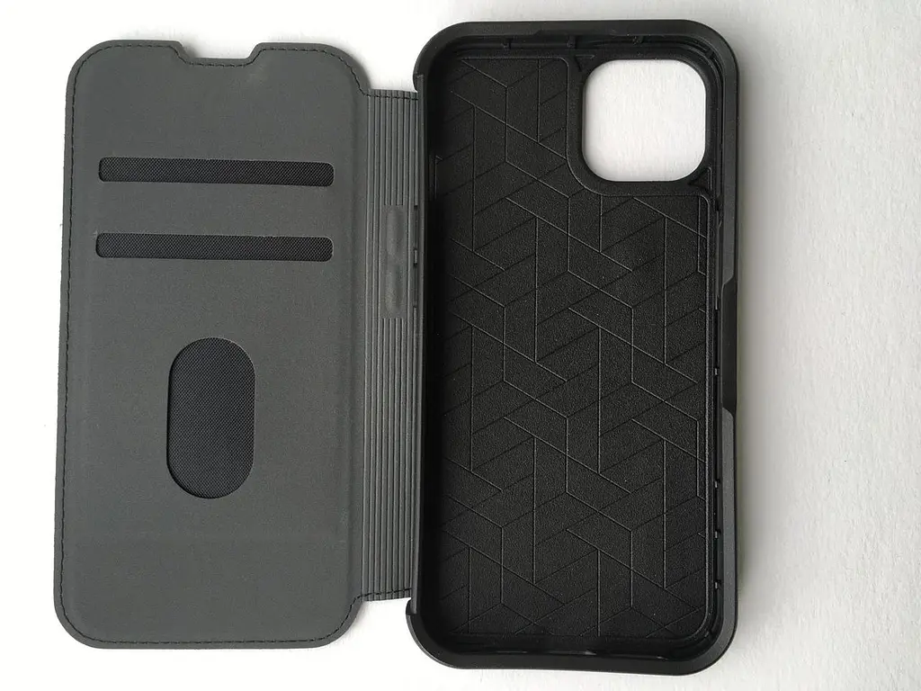 Оригінальний шкіряний чохол-книжка OtterBox Strada Series 77-85798 для iPhone 13/14 (6.1") Black - фото 8