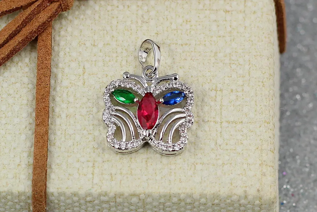 Кулон Xuping Jewelry метелик з різнокольоровими крилами 1,5 см сріблястий