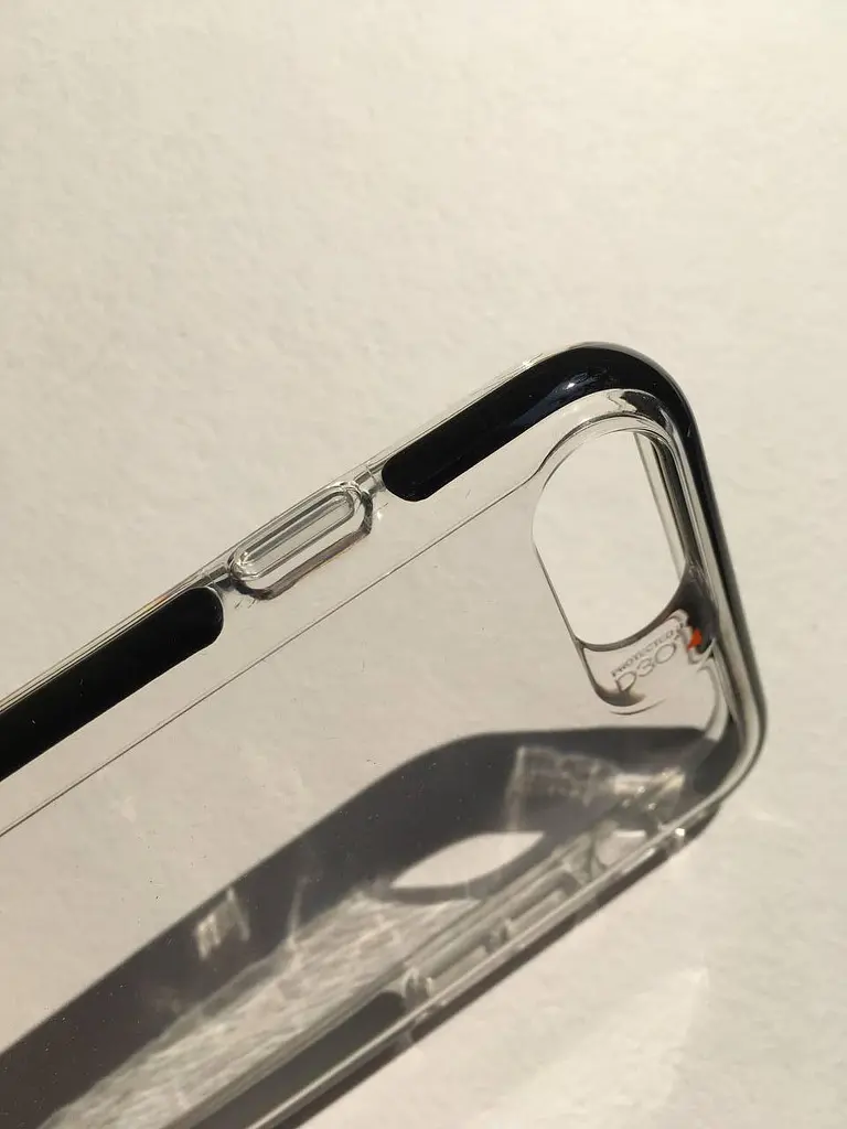 Протиударний прозорий чохол Gear4 Piccadilly D3O з антимікробним покриттям для iPhone 7/8/SE 2 3 2020/2022 (4.7") Black - фото 7