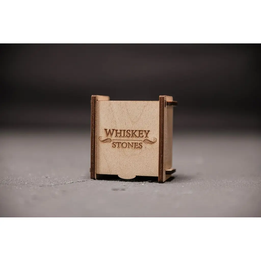 Подарунковий набір Whiskey Stones камені для віскі зі стеатиту в дерев'яній скриньці 4 штуки + мішечок + щипці - фото 5