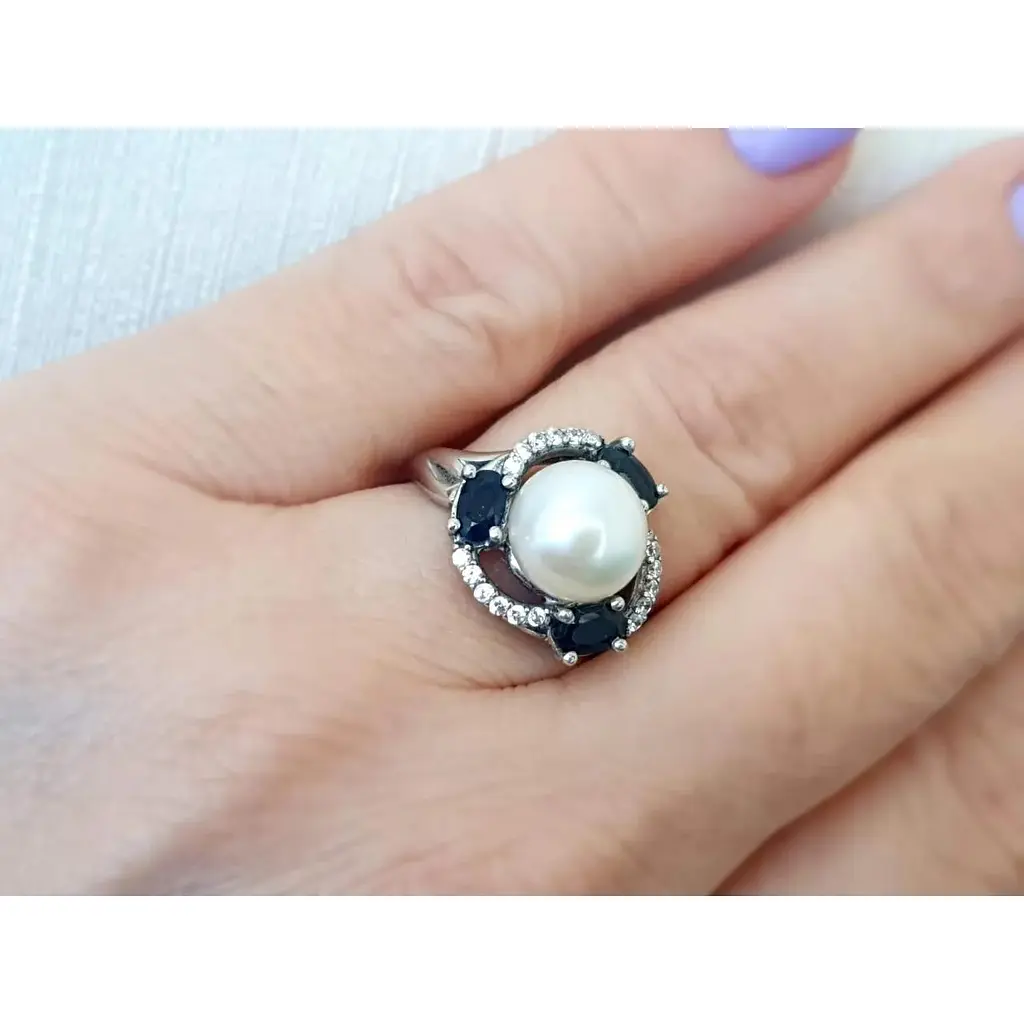 Срібне кільце Агні Калейдоскоп з сапфіром і перлами. 1781/9Р-PWT 17 - фото 2
