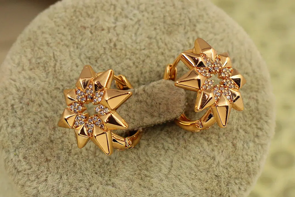 Сережки Xuping Jewelry Полярна зірка 1,8 см золотисті - фото 2