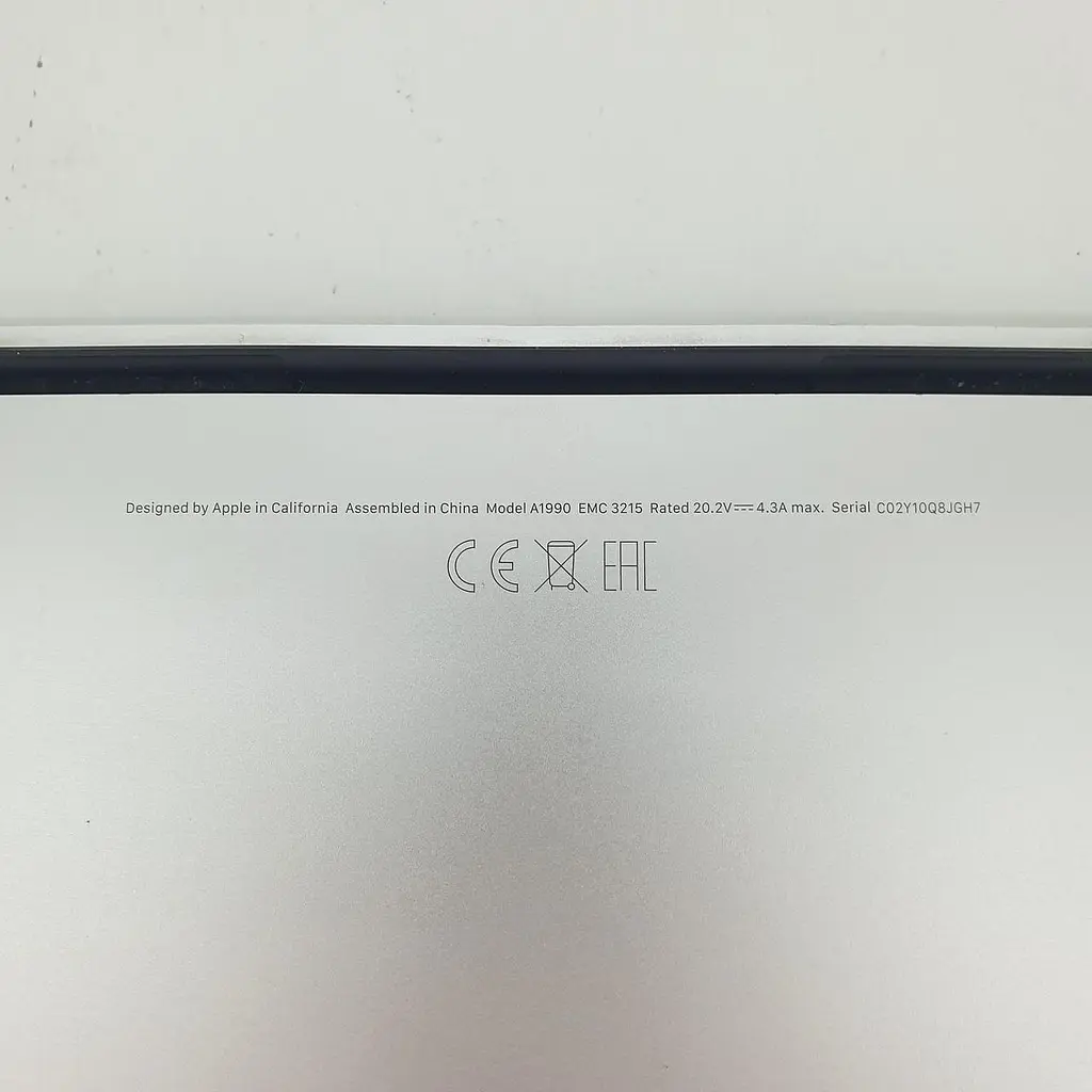 Ноутбук Apple MacBook Pro 15" A1990 Retina (C02Y10Q8JGH7) (i7-8750H/16/512SSD/PRO 555X) - Class B - фото 2