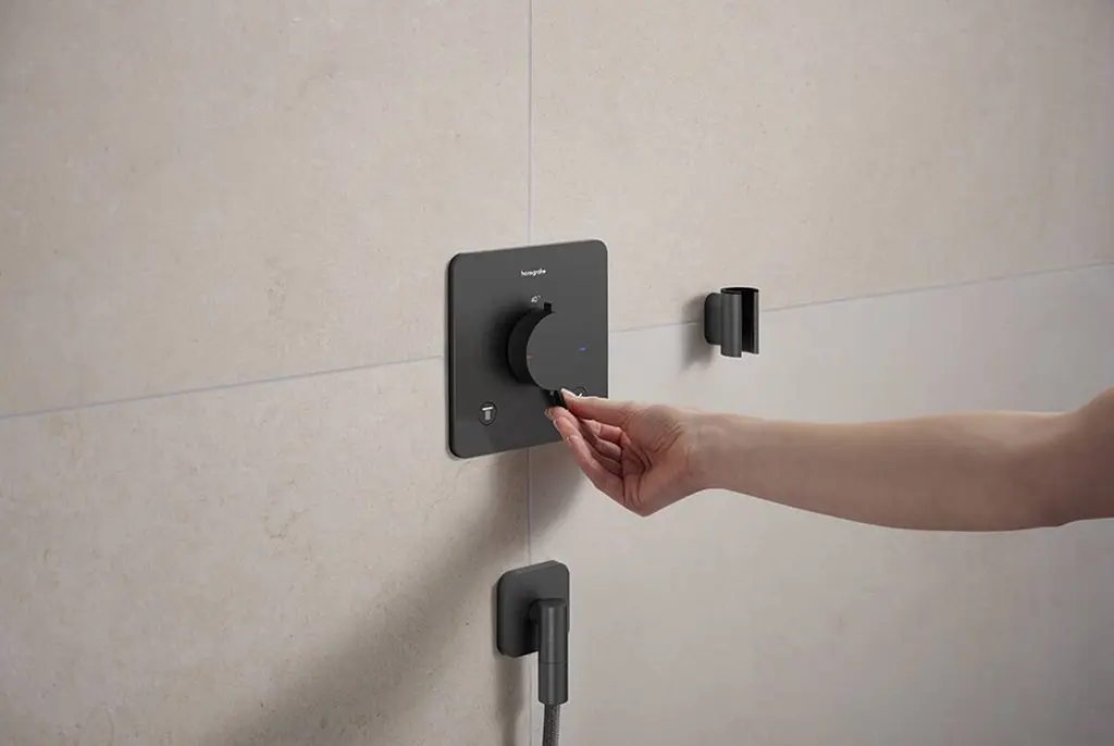 Шлангове під'єднання Hansgrohe FixFit Fine E зі зворотнім клапаном brushed black chrome 28884340 - фото 3