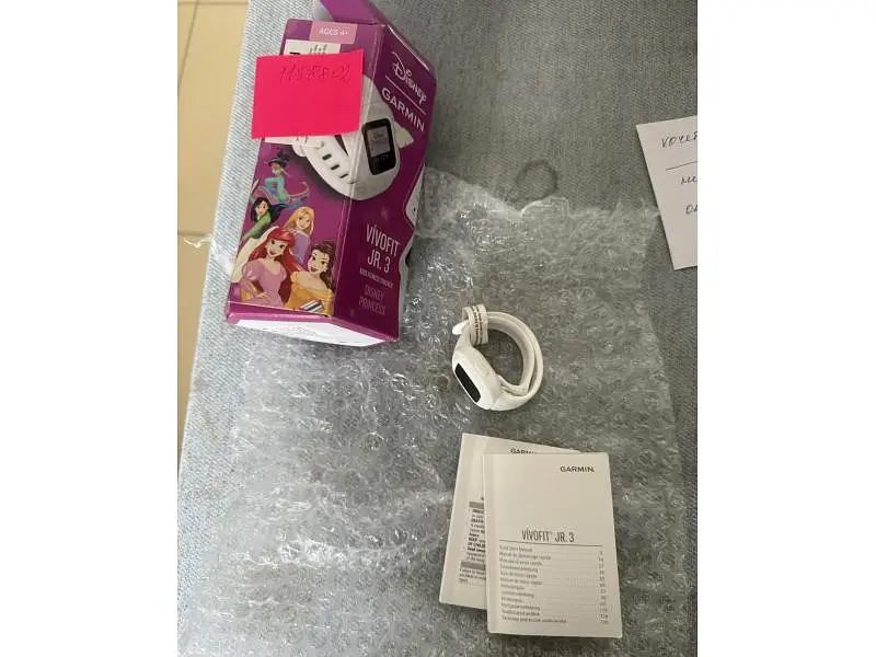 Дитячий фітнес-браслет Garmin Vivofit Jr. 3 Disney Princess (010-02441-12/62/32) (уцінка) - фото 2