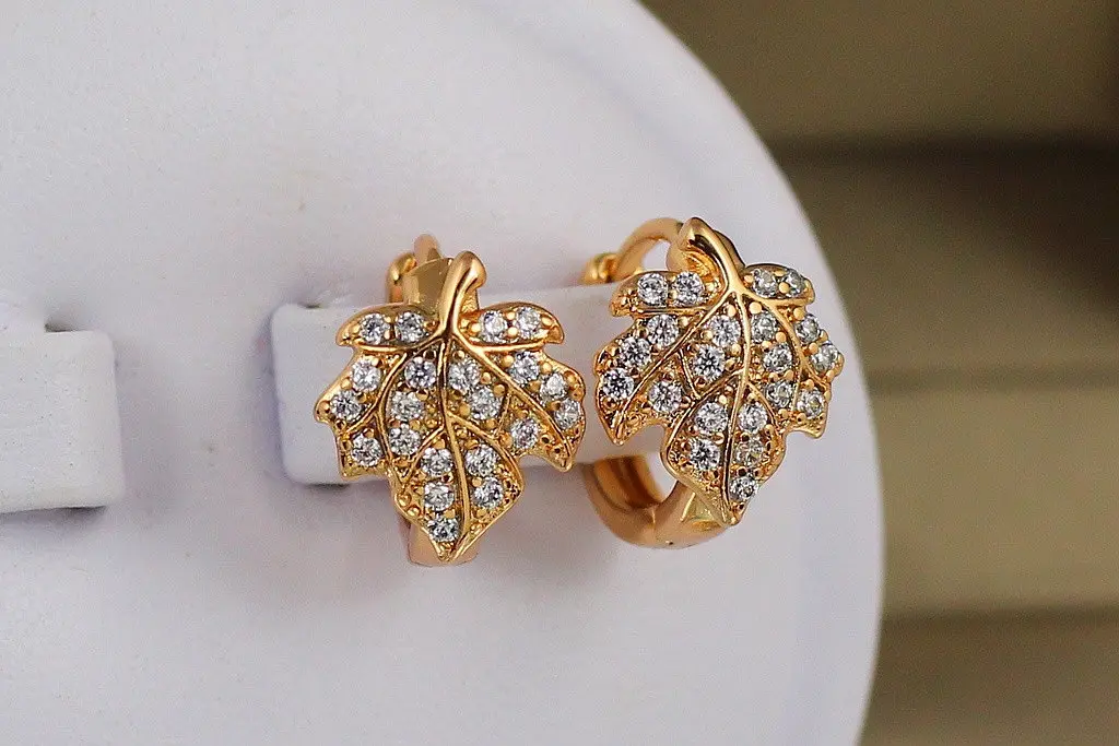 Сережки Xuping Jewelry кленовий листочок 1.3 см золотисті