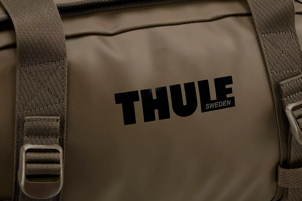 Спортивная сумка Thule Chasm Duffel 30L (Deep Khaki) 3205587 (TH 3205587) - фото 11