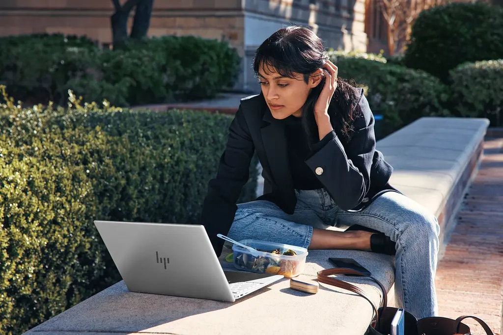 Ноутбук HP Pavilion Plus 14-eh1006ua 14' 2.2K IPS AG, Intel i5-1340P, 16GB, F1024GB, UMA, Win11, сріблястий (826Y7EA) - фото 3