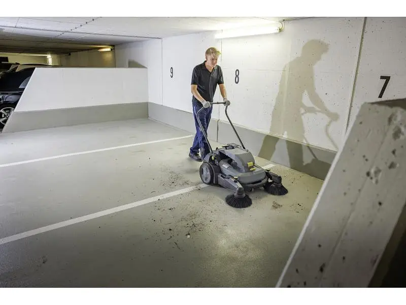 Підмітальна машина Karcher KM 70/30 C Bp 2SB (1.517-231.0) - фото 2