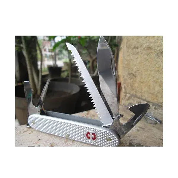 Ніж Victorinox Farmer 93мм,9функ,ріфл.срібл - фото 4