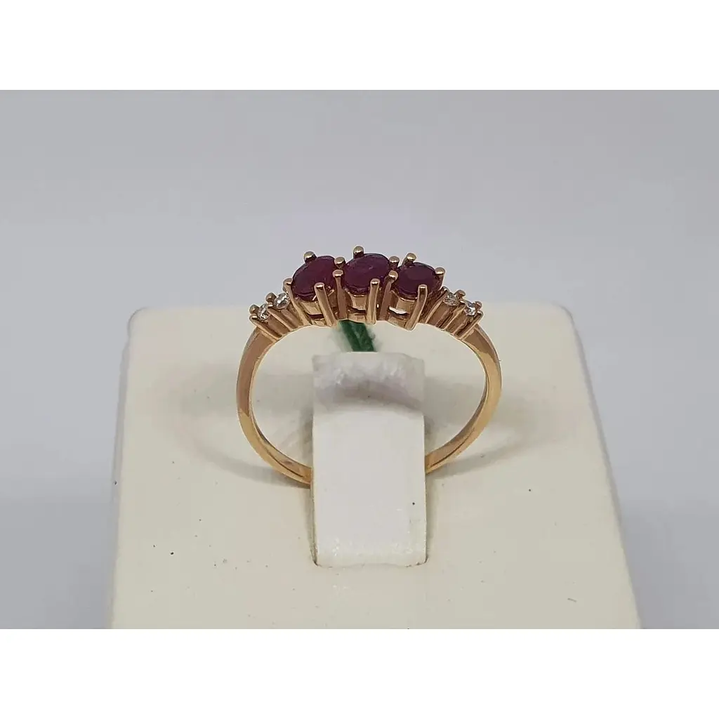 Золотое кольцо ЮЗ "Багет" с бриллиантами и рубинами. Артикул 11444 17 - фото 4