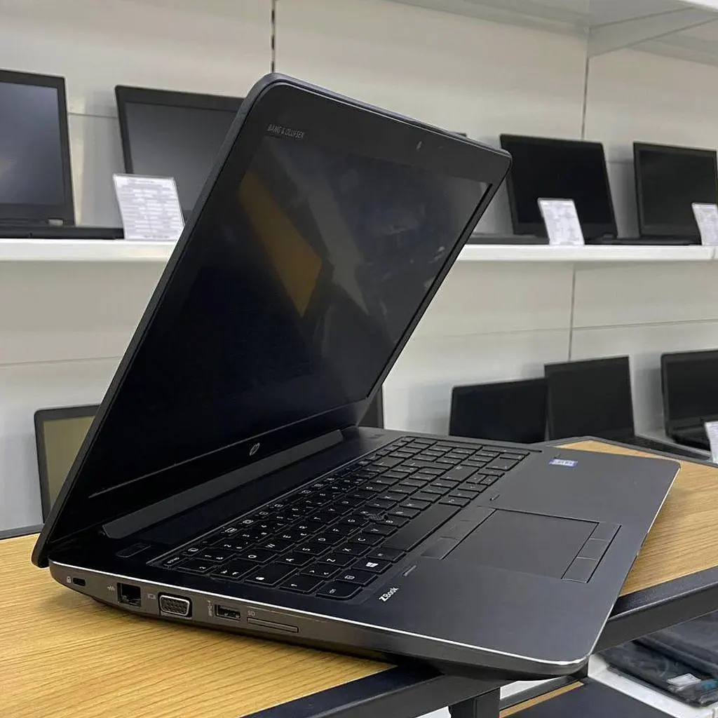 Ноутбук HP ZBook 15 G3 (E3-1505M/16/512SSD/M1000-2Gb) - Class A "Б/В" - фото 4
