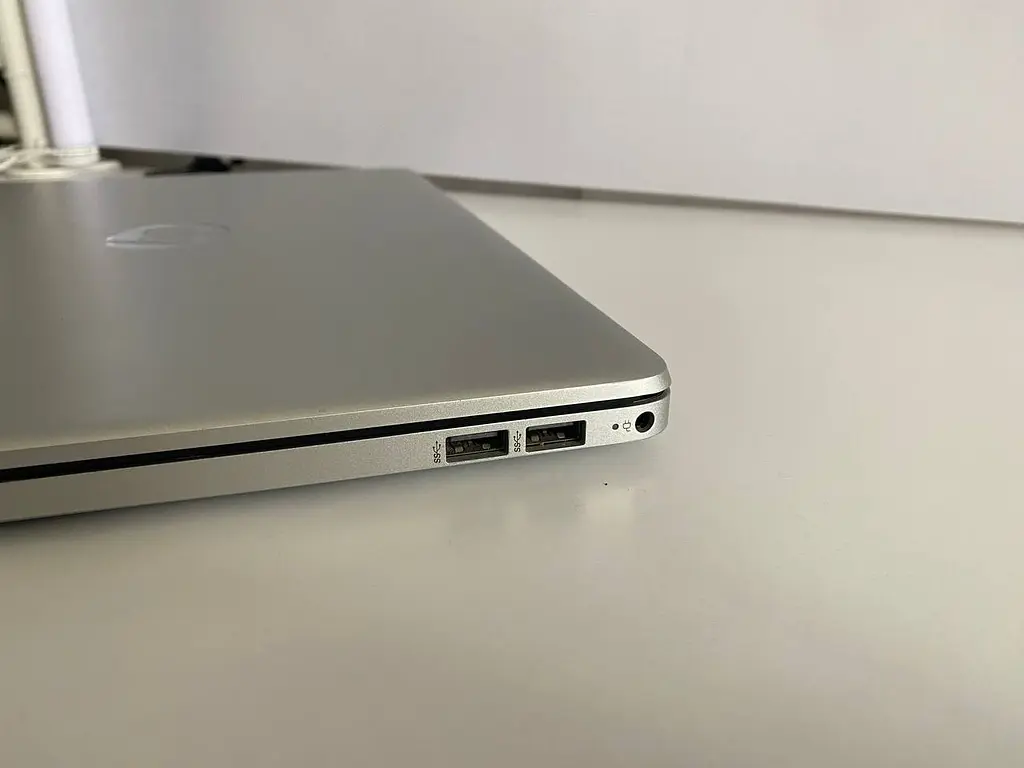 Ноутбук HP Laptop 15 dw-0037wm 15.6" (i3-8145U / 8GB / SSD+HDD) Refurbished - фото 11