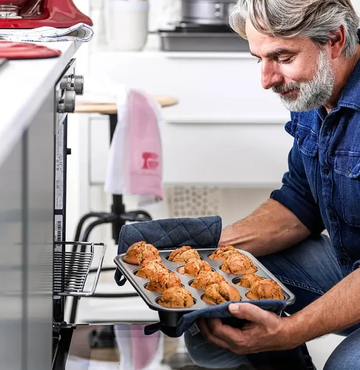Форма для випікання кексів KitchenAid СС003296-001 40.7х28х4 см сіра - фото 4