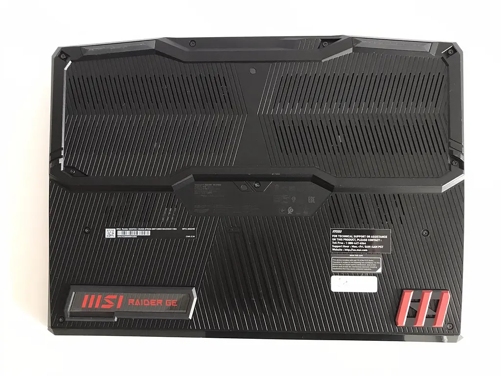 Ноутбук MSI Raider GE67 HX (i7-12800HX / 16GB / SSD 512GB / 2560x1440 OLED 240Hz) б/у - фото 9