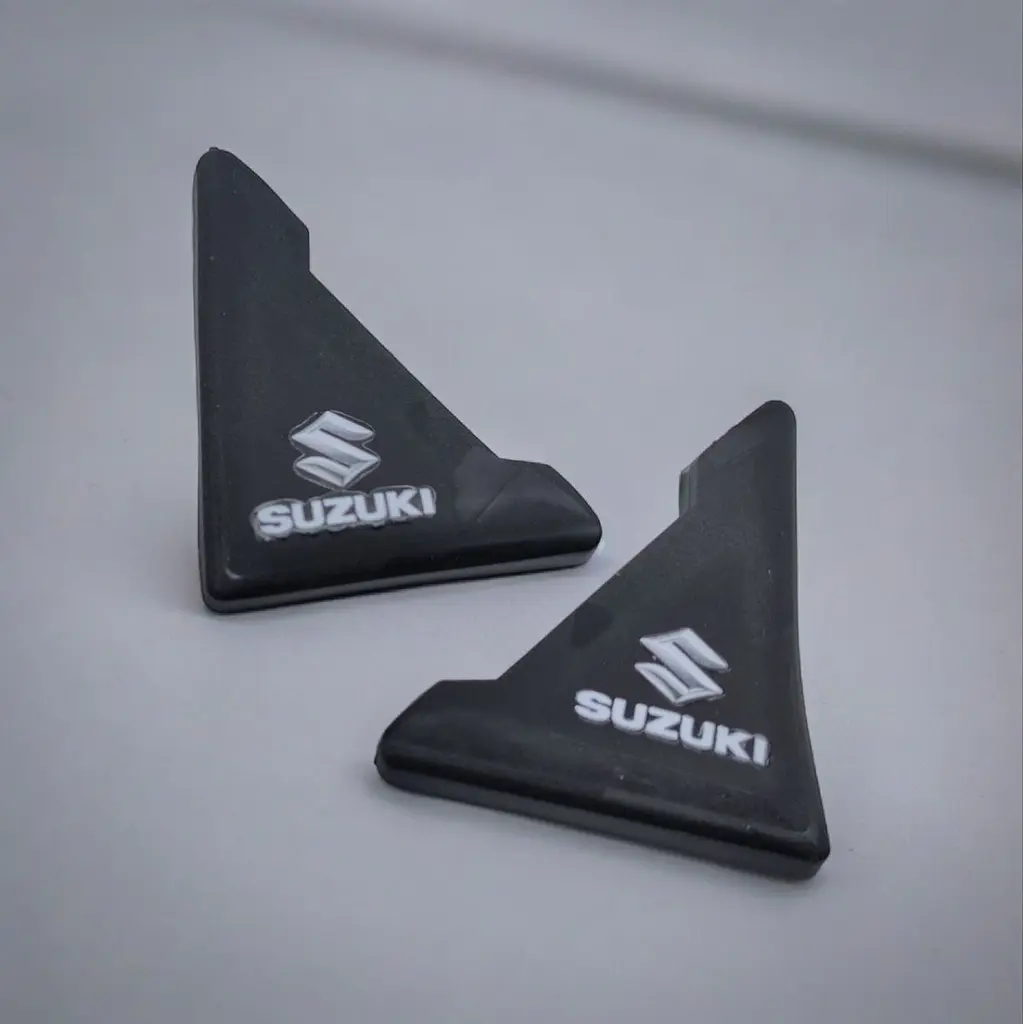 Захист кутів дверей Suzuki 2 шт Гумові 45х58х47 мм на скотчі Чорні Посилені (протиударні чохли від сколів) - фото 3