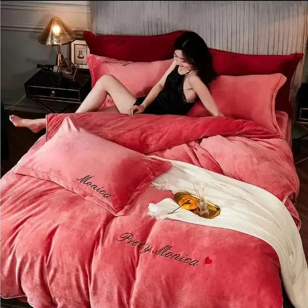 Постільна білизна євро з простирадлом на резинці з велюру Koloco Monika 20050 200х230 см рожева - фото 2