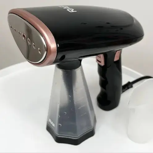 Вертикальний відпарювач RAF R1277 ручний парова праска для прасування одягу 1600 Вт Чорний - фото 2