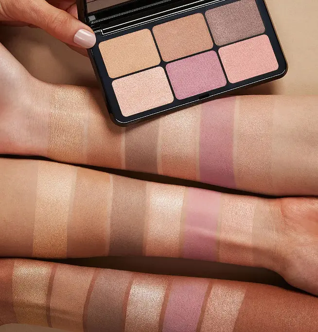 Палетка Kiko Milano Irresistible Total Look Face Powder Palette 01 Light-Medium 15 г - фото 4