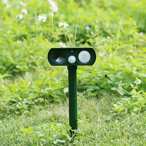 Відлякувач котів, собак, гризунів Garden Security на сонячній батареї зі світловими спалахами - фото 2