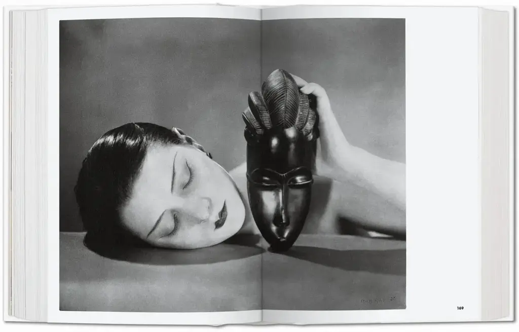 Photo Icons. 50 Landmark Photographs and Their Stories - фото 4